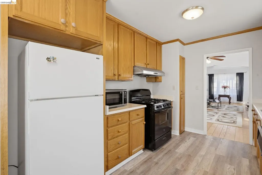 1100 101st Avenue Oakland CA 94603