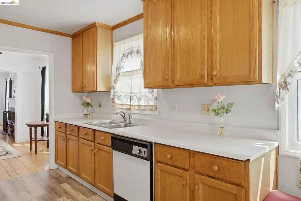 1100 101st Avenue Oakland CA 94603