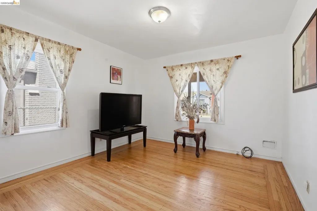 1100 101st Avenue Oakland CA 94603