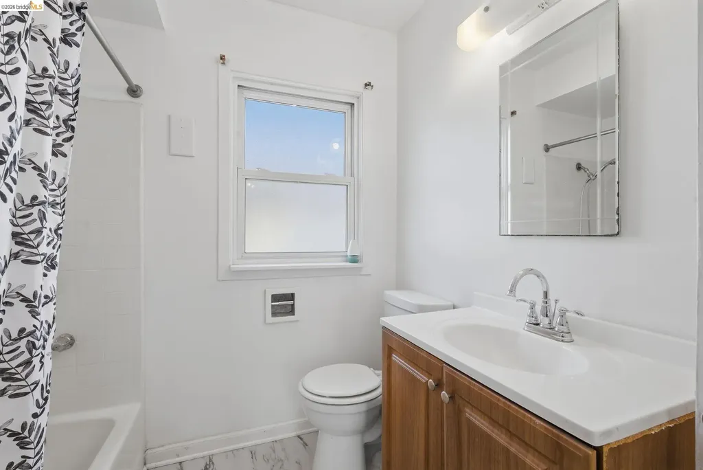 1100 101st Avenue Oakland CA 94603