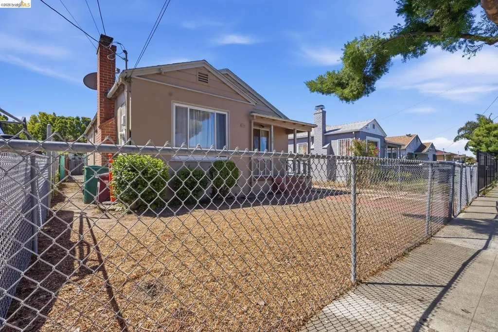 1100 101st Avenue Oakland CA 94603