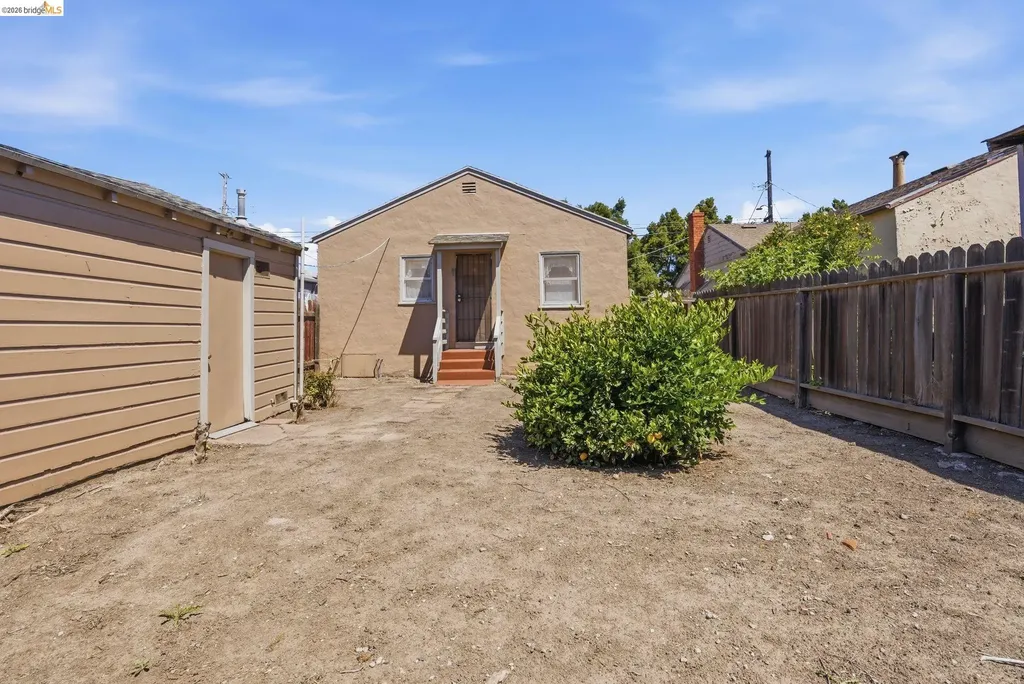 1100 101st Avenue Oakland CA 94603