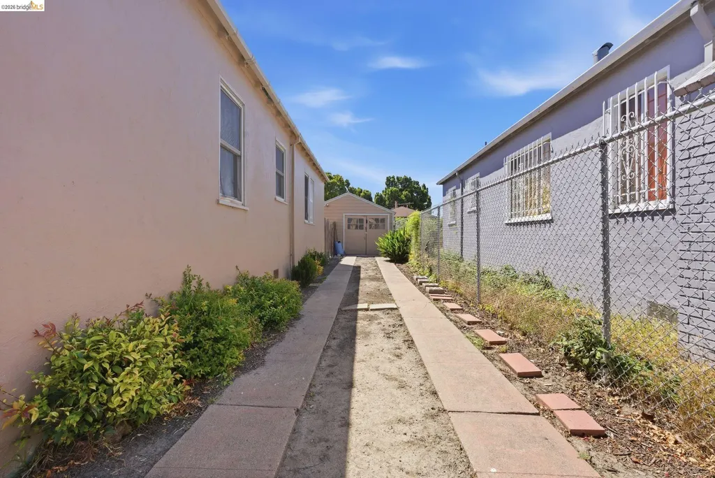 1100 101st Avenue Oakland CA 94603