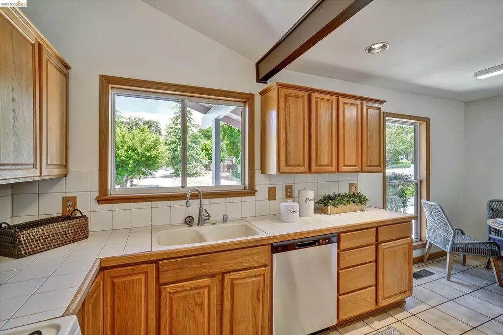 2826 Wright Avenue Pinole CA 94564