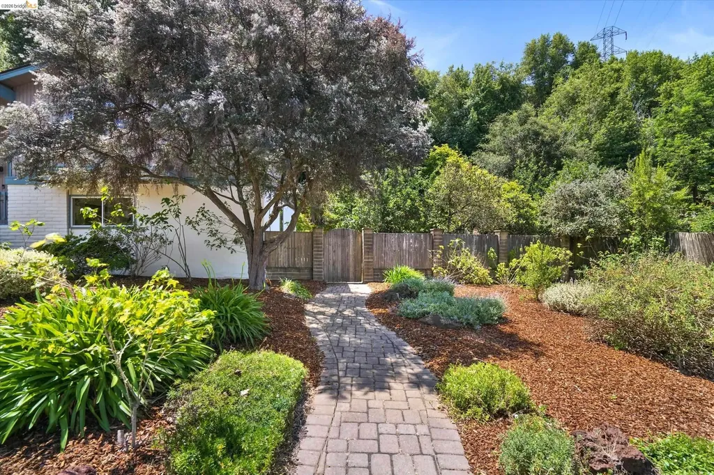2826 Wright Avenue Pinole CA 94564