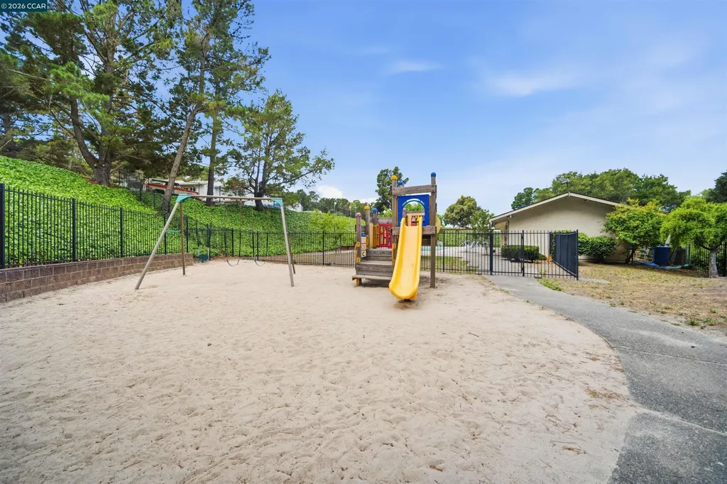 1888 Tesoro Court Pinole CA 94564