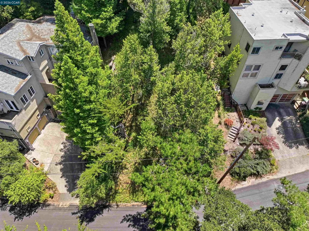 6690 Gunn Drive Oakland CA 94611