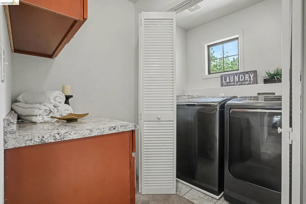 1433 Myrtle Street Oakland CA 94607