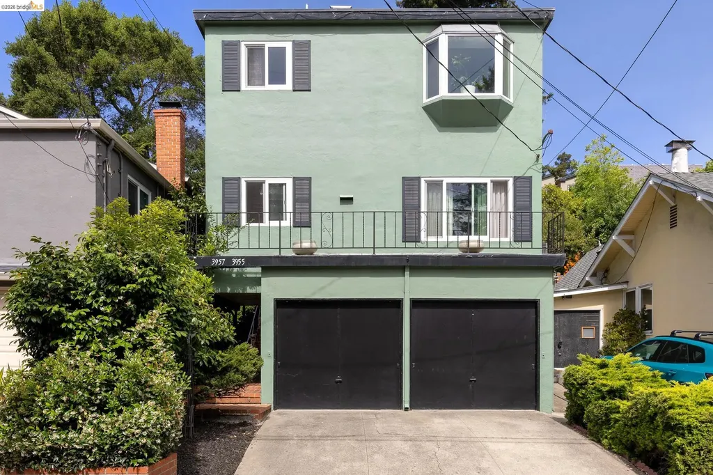 3955-3957 Canon Avenue Oakland CA 94602
