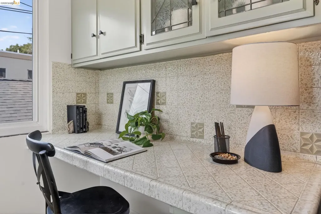3955-3957 Canon Avenue Oakland CA 94602