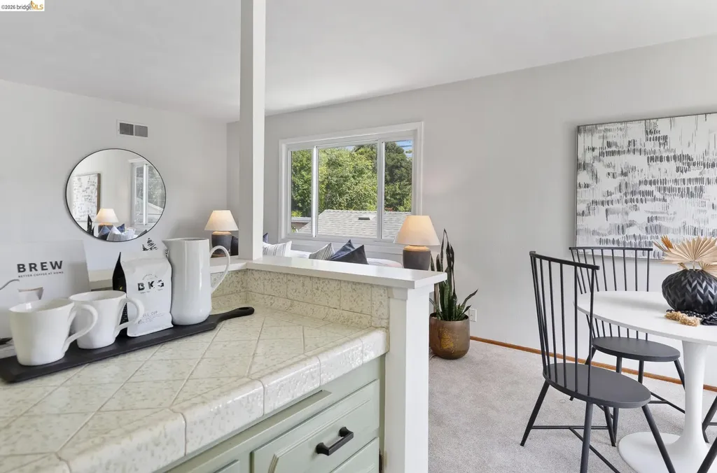 3955-3957 Canon Avenue Oakland CA 94602