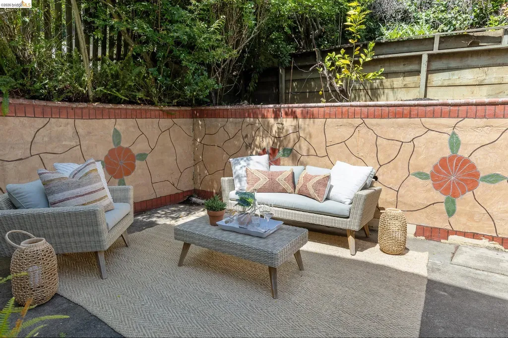3955-3957 Canon Avenue Oakland CA 94602