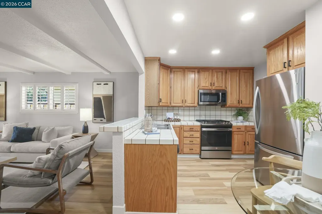 544 Ellery Place Hayward CA 94544
