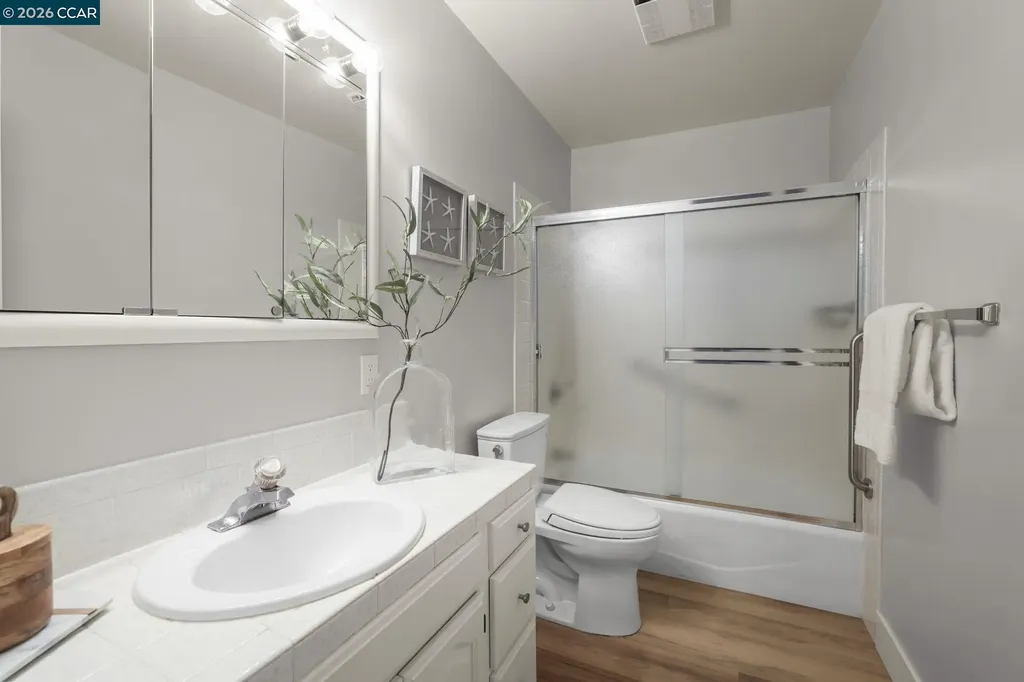 544 Ellery Place Hayward CA 94544