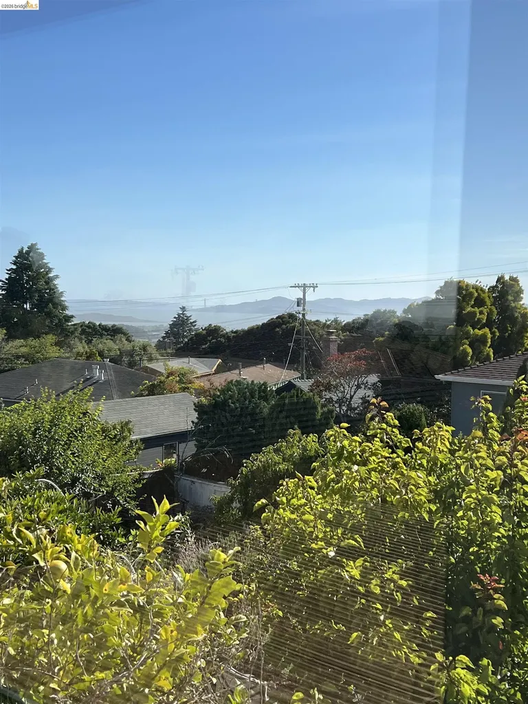 2635 Monte Vista Avenue El Cerrito CA 94530