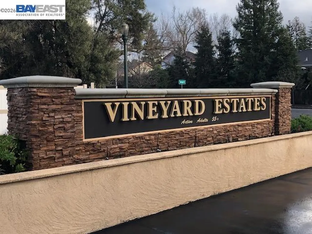 3263 Vineyard Avenue #124 Pleasanton CA 94566