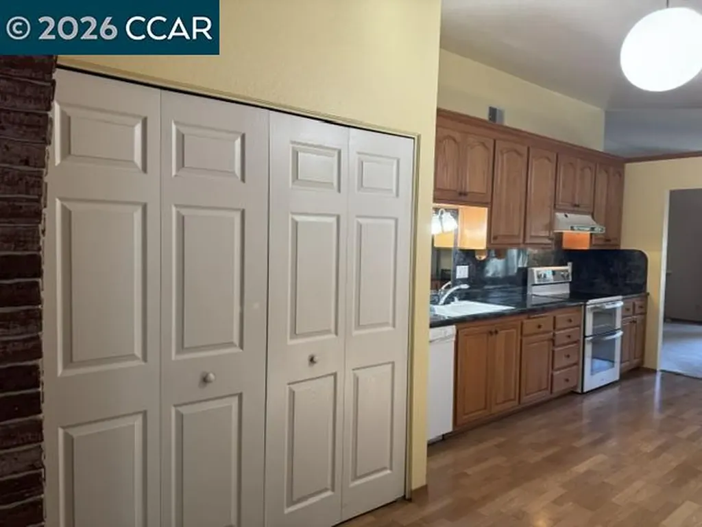 1827 Alamo Drive Vacaville CA 95687