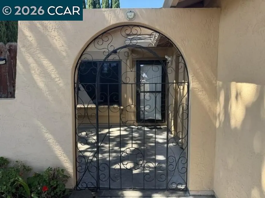 1827 Alamo Drive Vacaville CA 95687