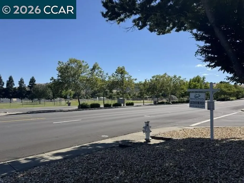 1827 Alamo Drive Vacaville CA 95687