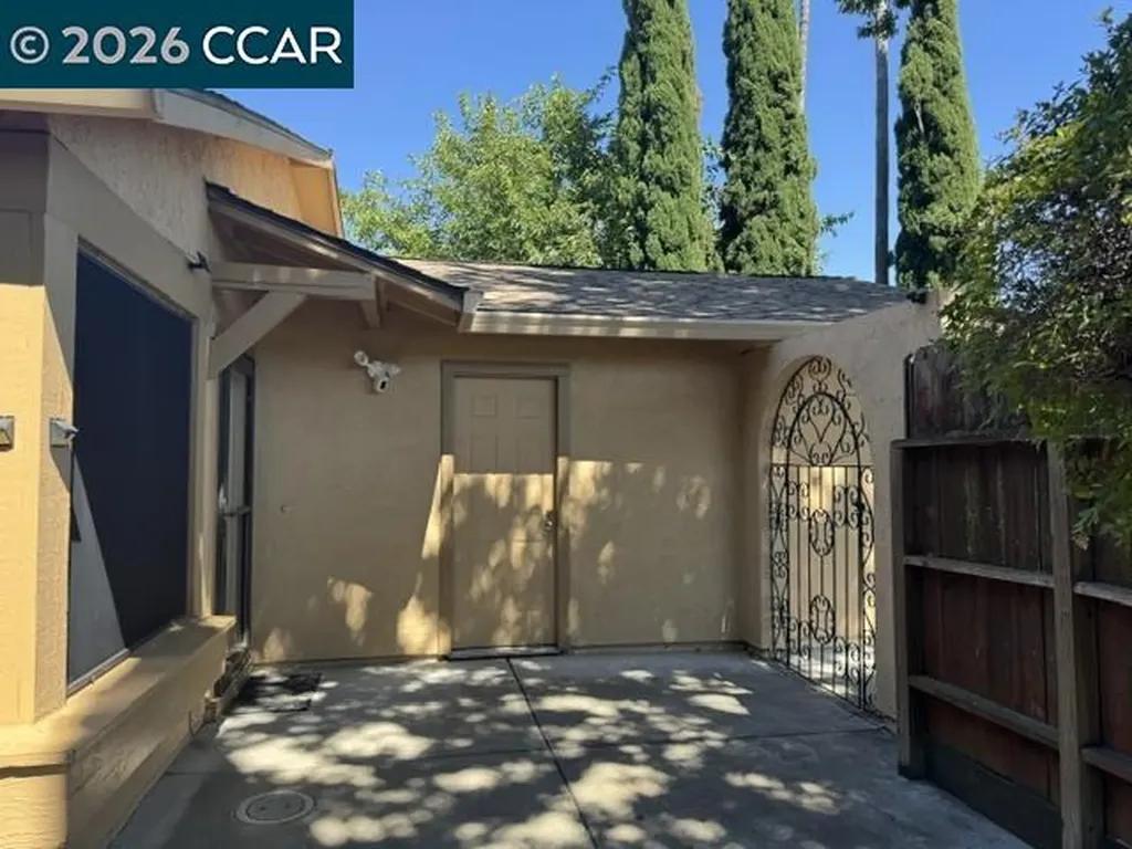 1827 Alamo Drive Vacaville CA 95687