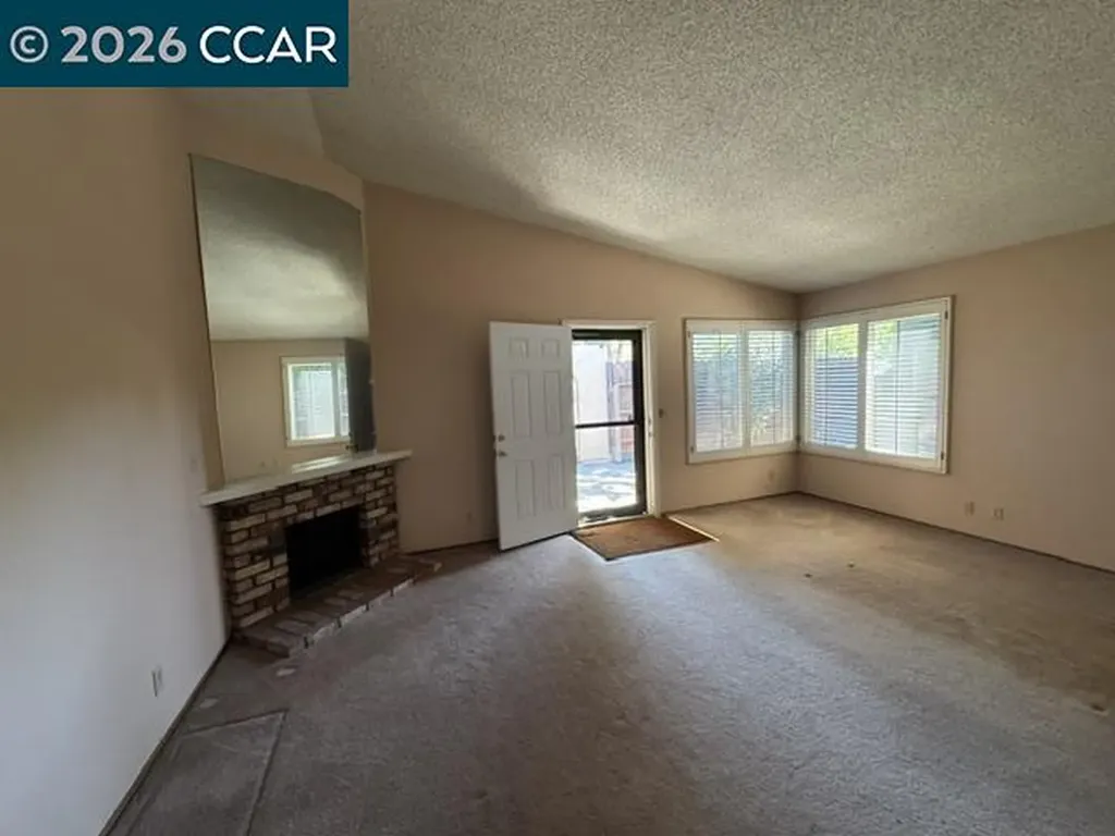 1827 Alamo Drive Vacaville CA 95687
