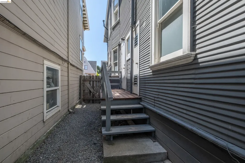 1032 Magnolia Street Oakland CA 94607