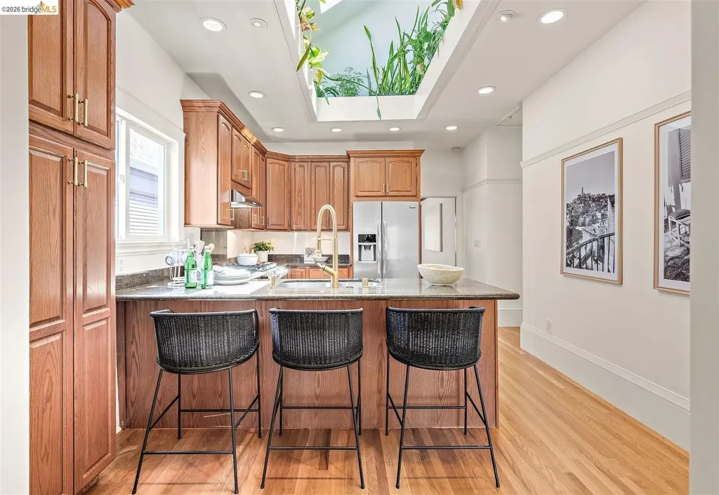 3863 West Street Oakland CA 94608