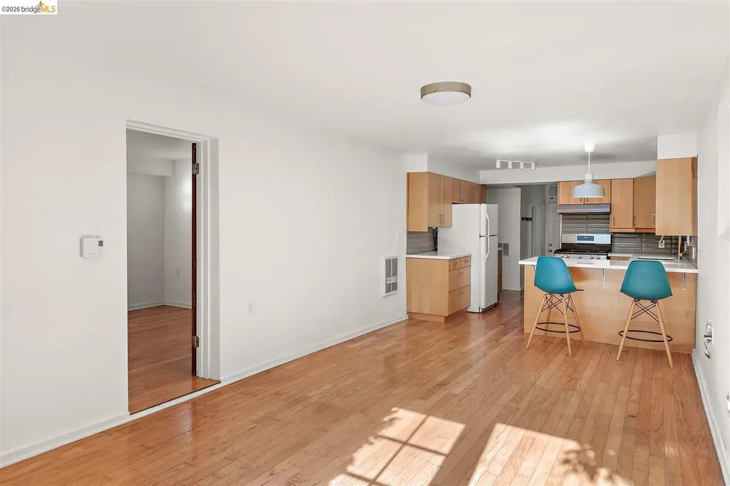 3863 West Street Oakland CA 94608