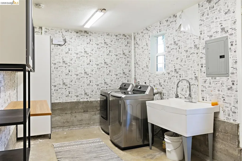 3863 West Street Oakland CA 94608