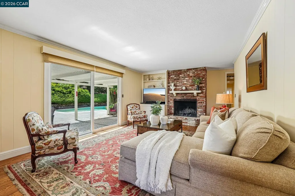 340 Donald Drive Moraga CA 94556