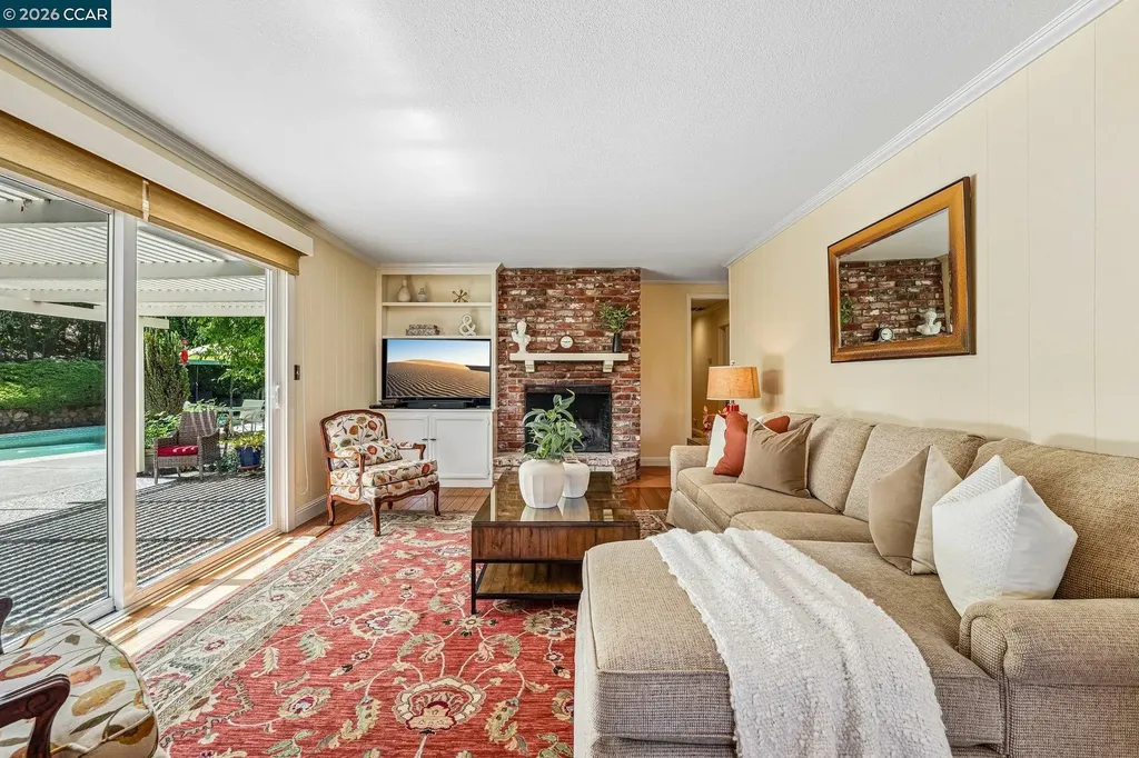 340 Donald Drive Moraga CA 94556
