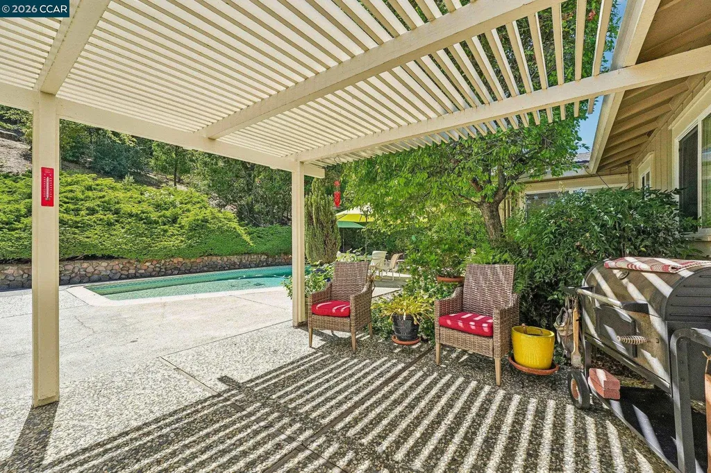 340 Donald Drive Moraga CA 94556