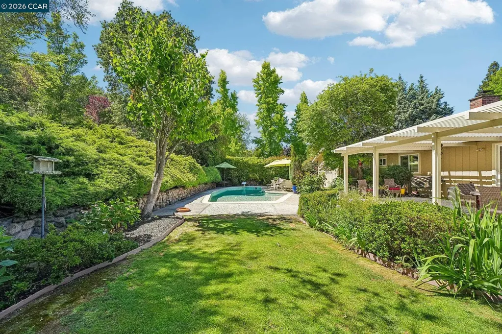 340 Donald Drive Moraga CA 94556