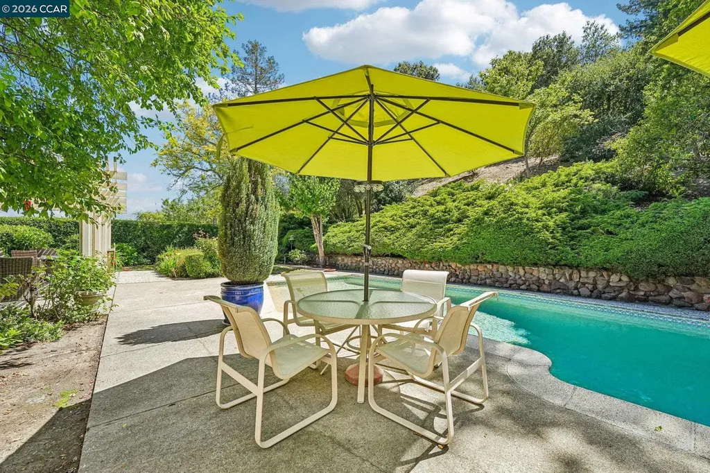 340 Donald Drive Moraga CA 94556
