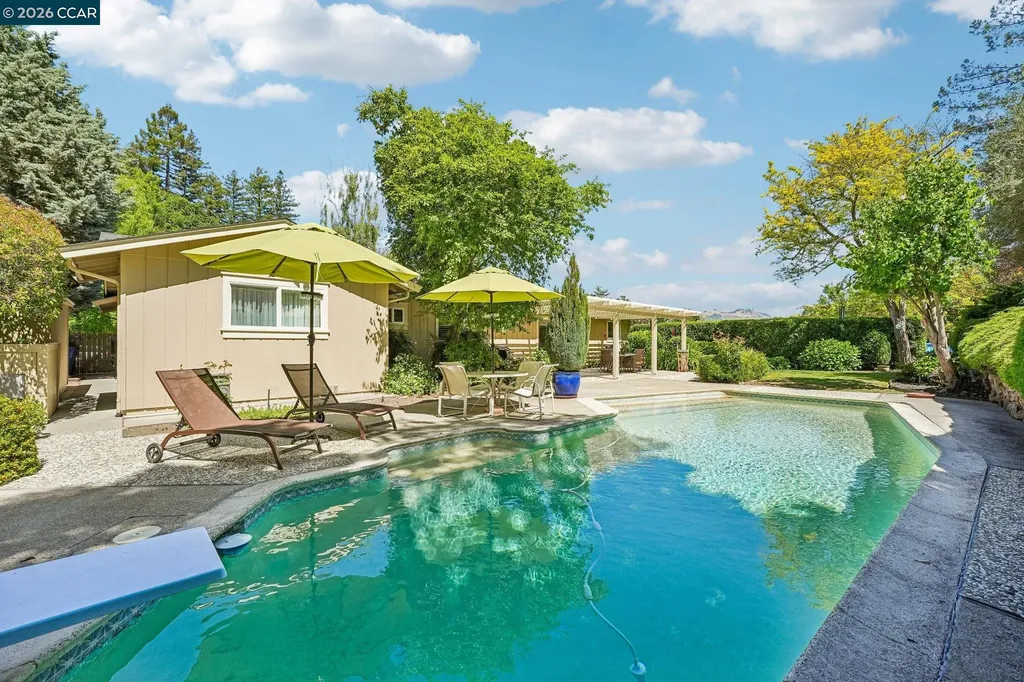 340 Donald Drive Moraga CA 94556