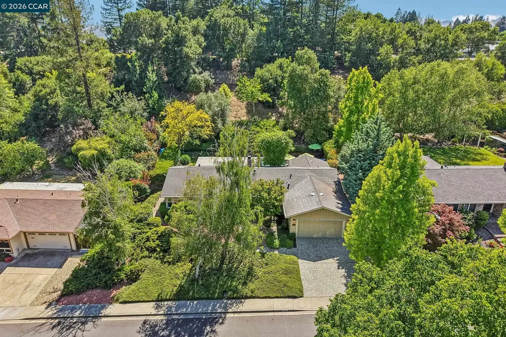 340 Donald Drive Moraga CA 94556