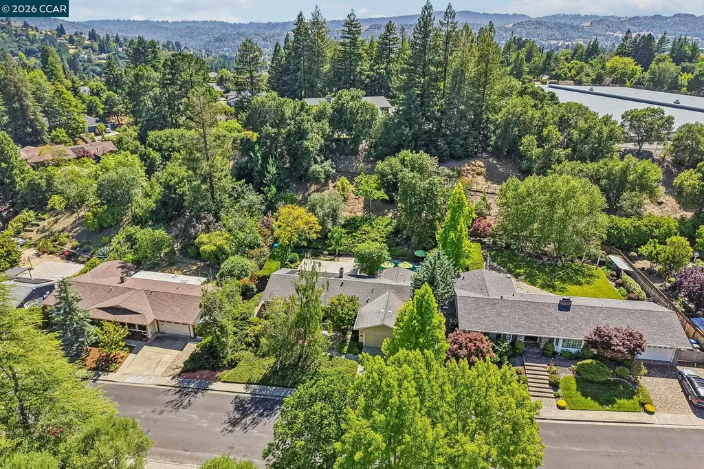 340 Donald Drive Moraga CA 94556