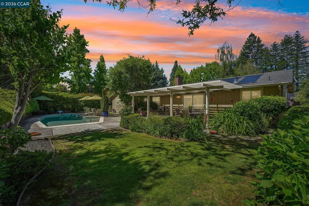 340 Donald Drive Moraga CA 94556