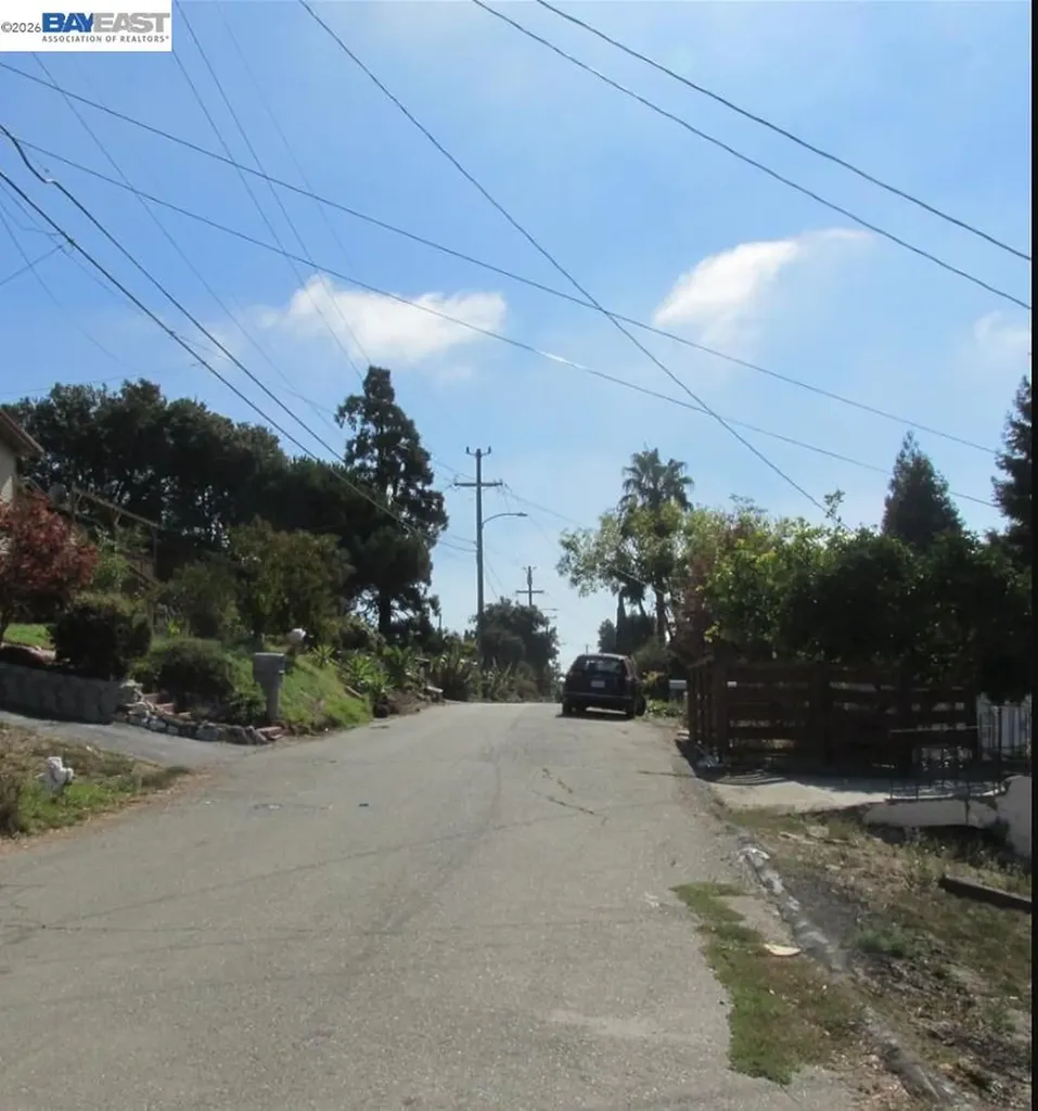 6609 Simson Street Oakland CA 94605