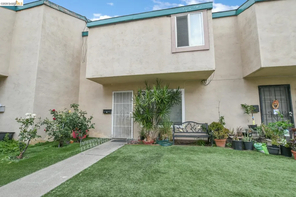 141 15th Street Pittsburg CA 94565