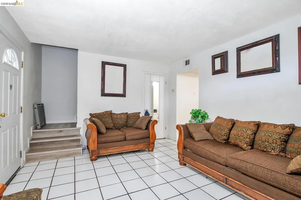 141 15th Street Pittsburg CA 94565
