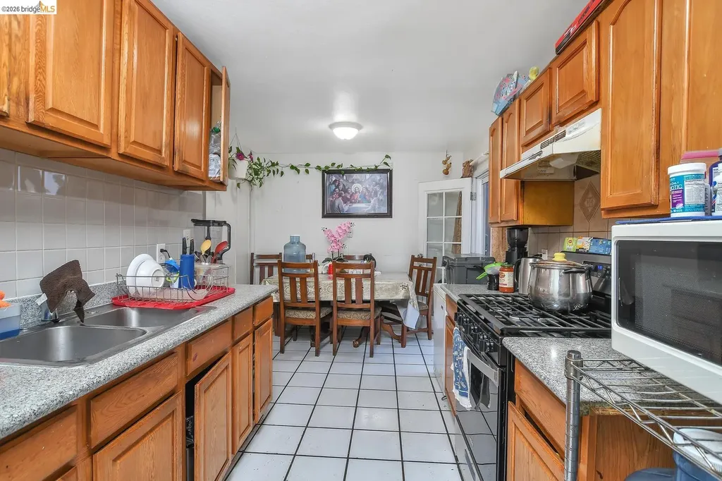 141 15th Street Pittsburg CA 94565