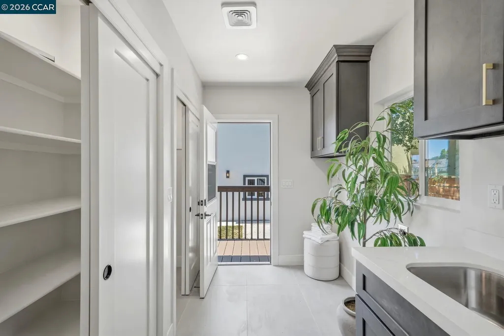 3017 Madeline Street Oakland CA 94602