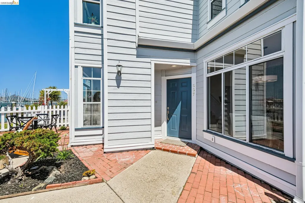 807 Commodore Drive Richmond CA 94804
