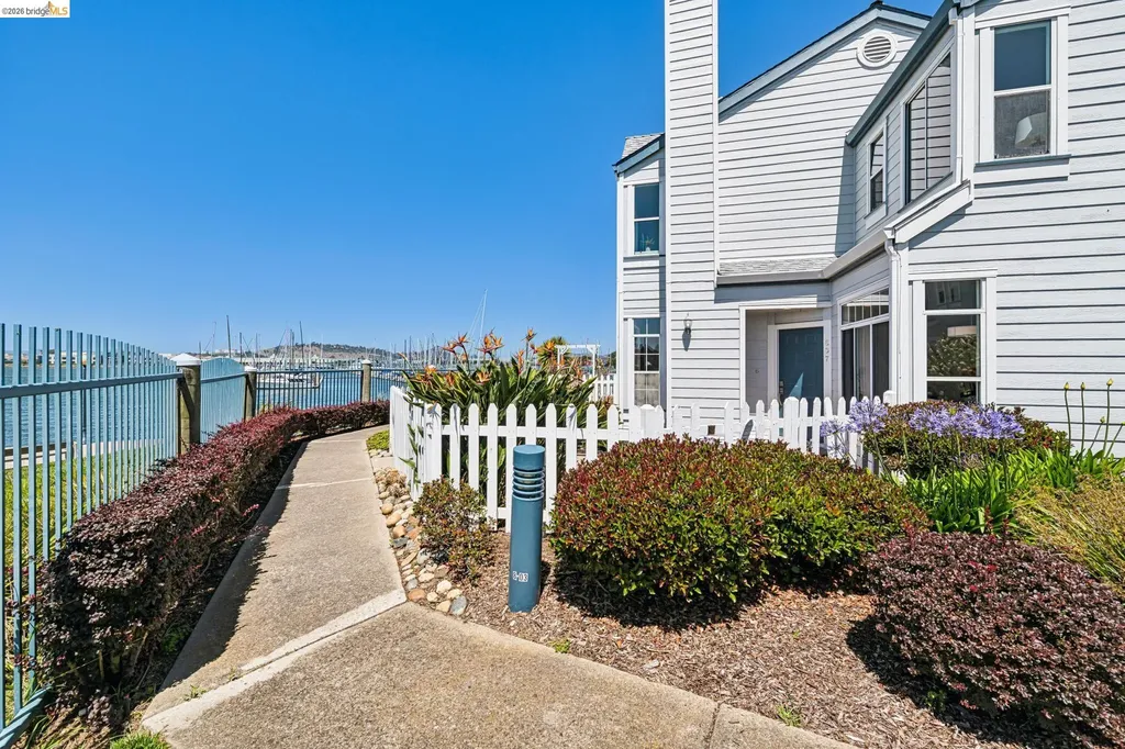 807 Commodore Drive Richmond CA 94804