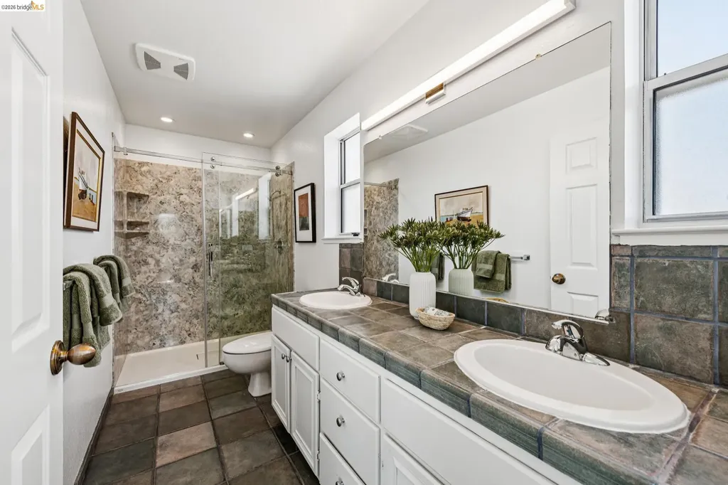 807 Commodore Drive Richmond CA 94804