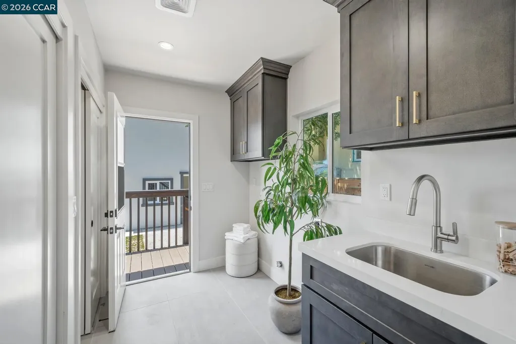 3017 Madeline Street Oakland CA 94602