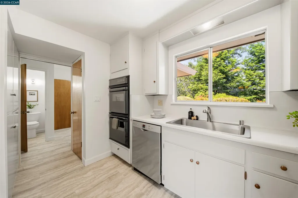 16985 Lamont Court Castro Valley CA 94546