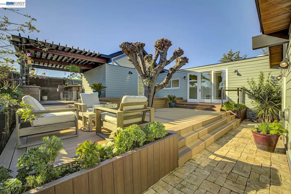 19029 Carlton Avenue Castro Valley CA 94546