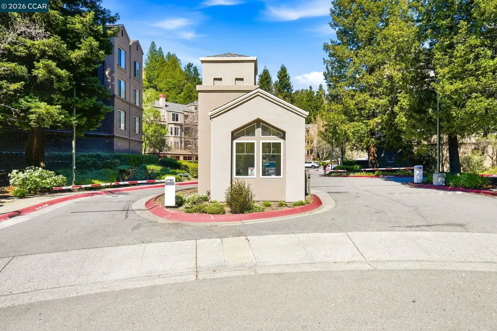 260 Caldecott Lane Oakland CA 94618